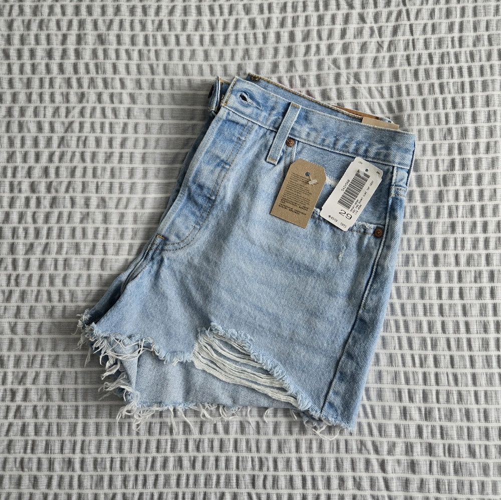 Levi's 501 Denim Shorts Light Blue Wash Distressed Raw Hem NWT Size 29